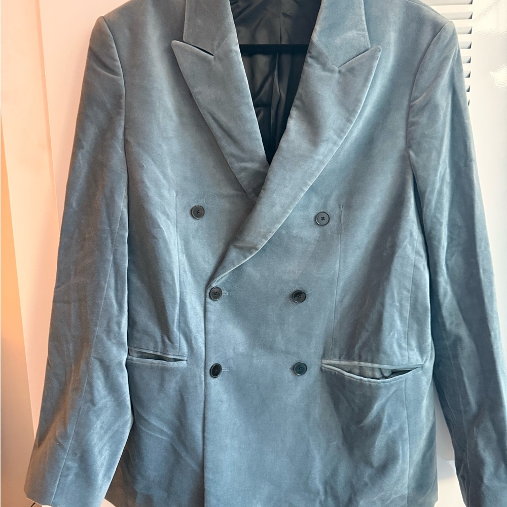 Zara Men’s Double-Breasted Velvet Blazer